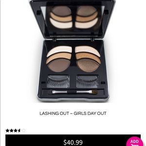 Makeup essentials eyeshadow & lash kit !.